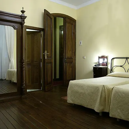 Pazo Almuzara Hotel 3*