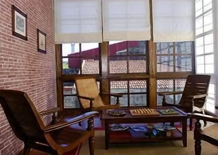 Pazo Almuzara Hotel 3*